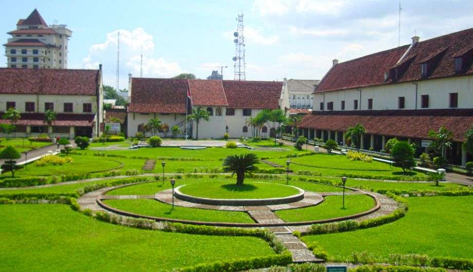 Benteng Ujung Pandang atau Fort Rotterdam